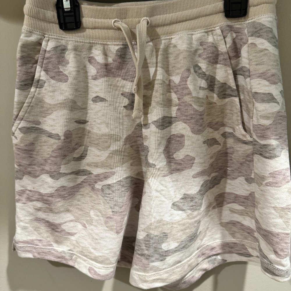 OLD NAVY CAMO SHORTS